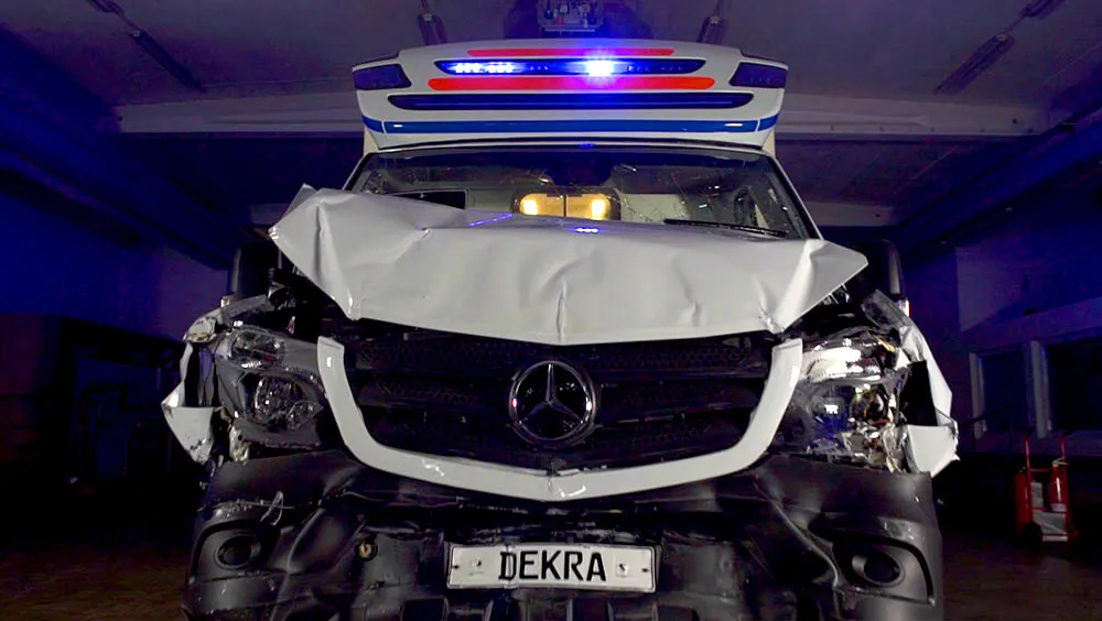 COGGY Filmproduktion Magdeburg – Rettungswagen TIGIS Europa, Crashtest