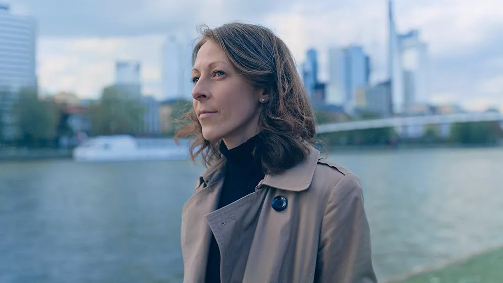 Frau am Main in Frankfurt, Schallschutz, Mannheim, Video, Film, Marketing, Kommunikation