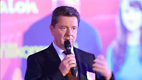 Oberbürgermeister Dr. Trümper bei der Eröffnung des Kreativsalons